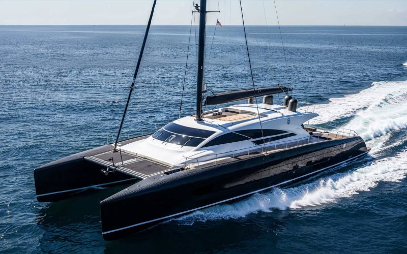 Catamaran fibre carbone Paint System